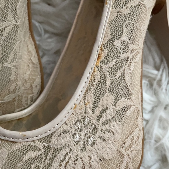 Guess Nude Lace Stilletos - Picture 9 of 9